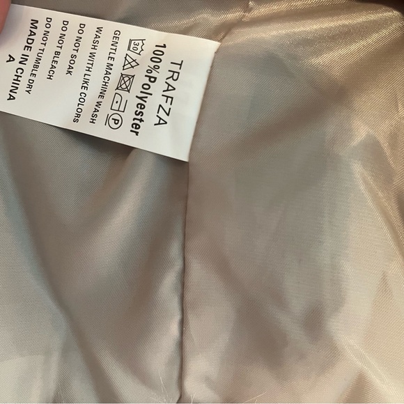 NWOT Trafza Faux Fur Coat - Picture 6 of 8